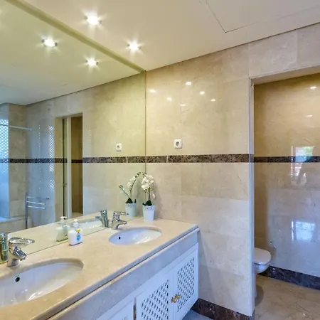 Apartamento La Alzambra, Puerto Banus *