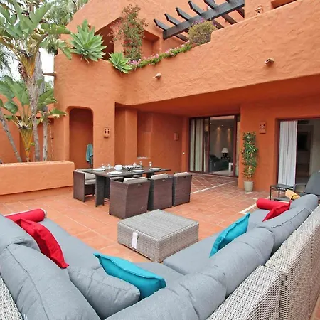 La Alzambra, Puerto Banus *