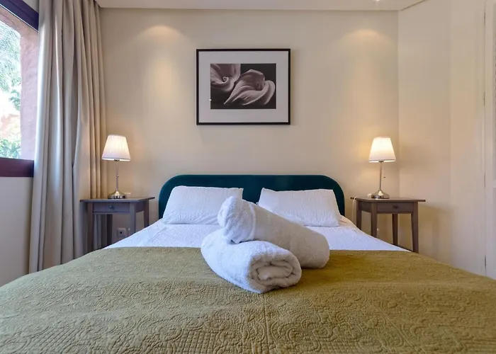 La Alzambra, Puerto Banus