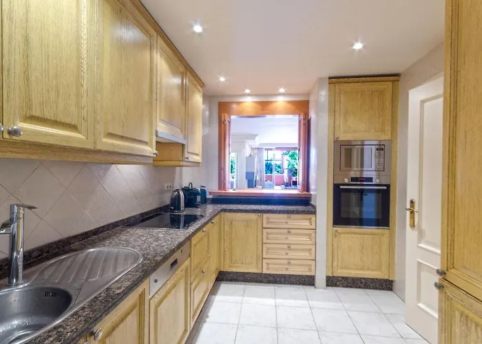 La Alzambra, Puerto Banus Apartament *