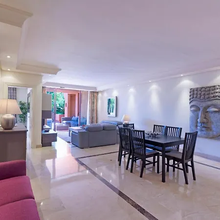 La Alzambra, Puerto Banus Apartment