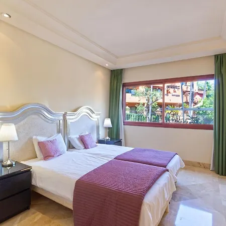 Apartment La Alzambra, Puerto Banus Marbella