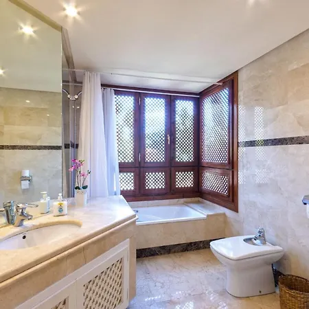 Апартаменти La Alzambra, Puerto Banus Марбелья